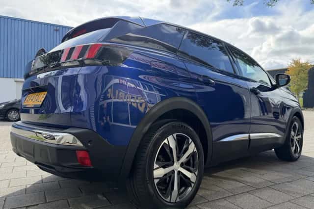 Peugeot 3008 (2018) thumbnail 4