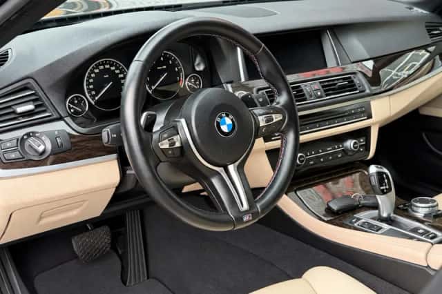 BMW 5-Serie (2013) thumbnail 2