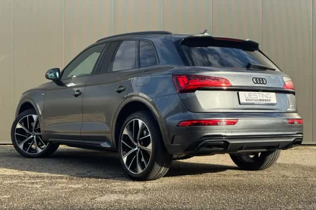 Audi Q5 (2021) thumbnail 2