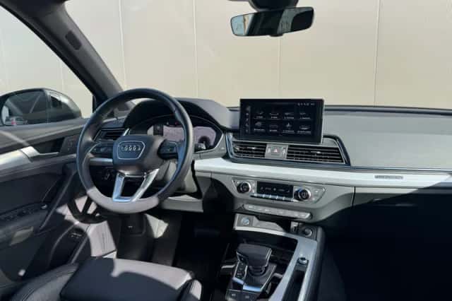 Audi Q5 (2021) thumbnail 3
