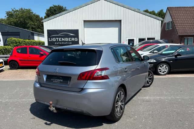 Peugeot 308 (2014) thumbnail 2