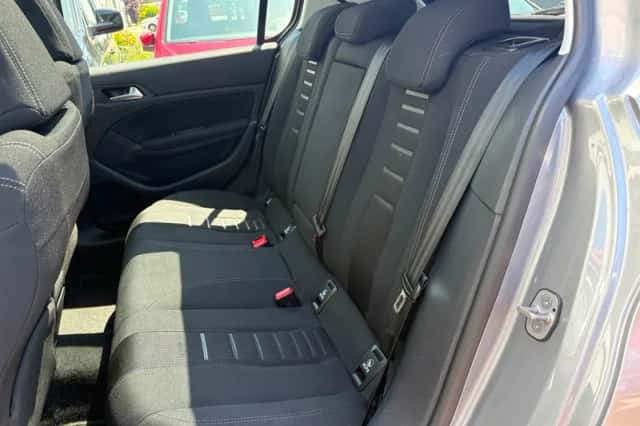 Peugeot 308 (2014) thumbnail 5