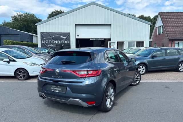 Renault Mégane (2018) thumbnail 2