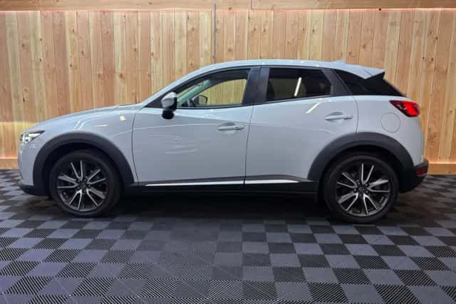 Mazda CX-3 (2016) thumbnail 2