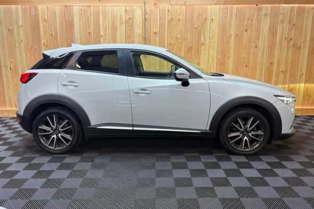 Mazda CX-3 (2016) thumbnail 3