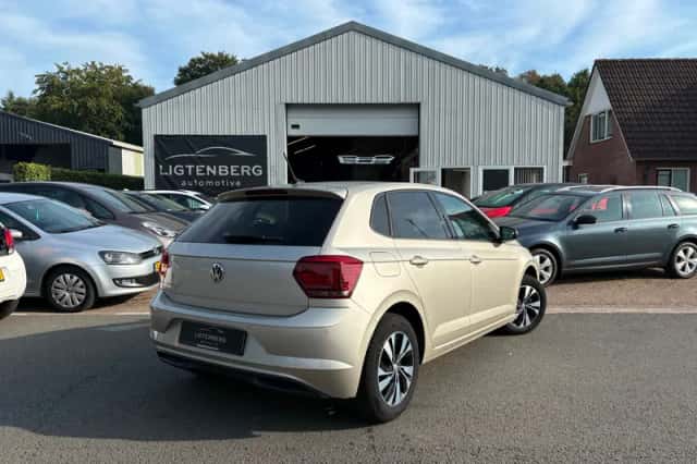 Volkswagen Polo (2019) thumbnail 2