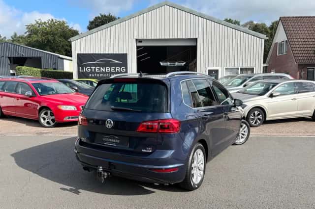 Volkswagen Golf Sportsvan (2016) thumbnail 2