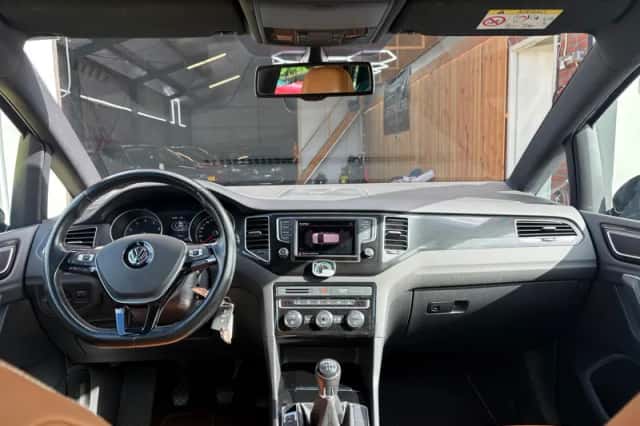 Volkswagen Golf Sportsvan (2016) thumbnail 3