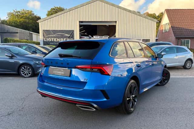 Škoda Octavia (2023) thumbnail 2