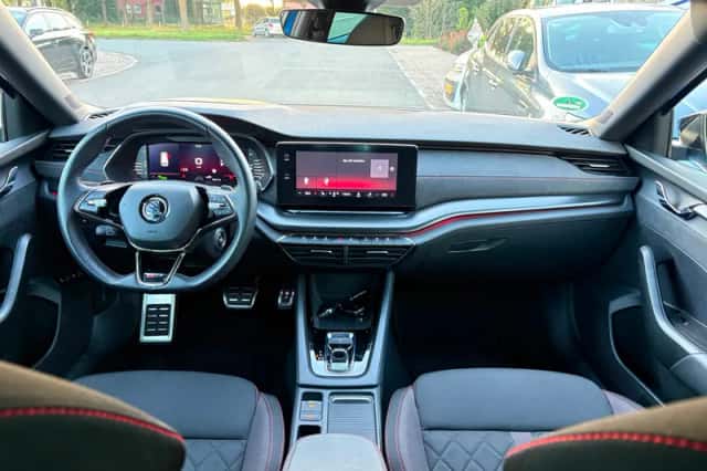 Škoda Octavia (2023) thumbnail 3