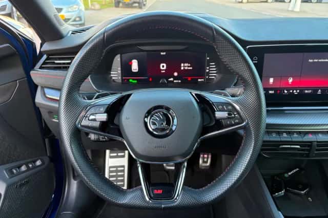Škoda Octavia (2023) thumbnail 5