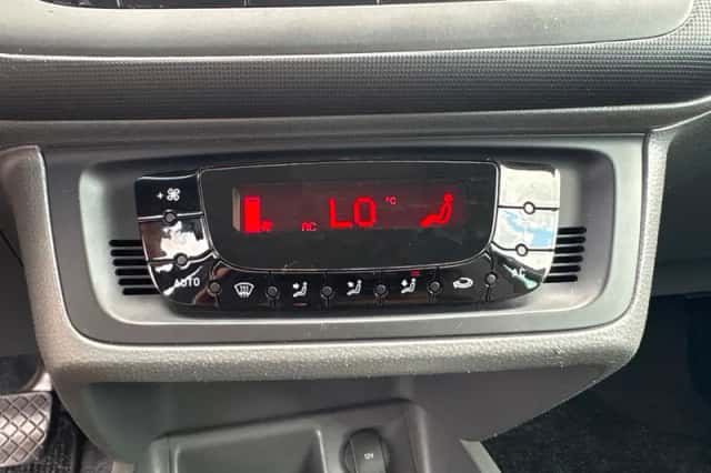 SEAT Ibiza (2011) thumbnail 6