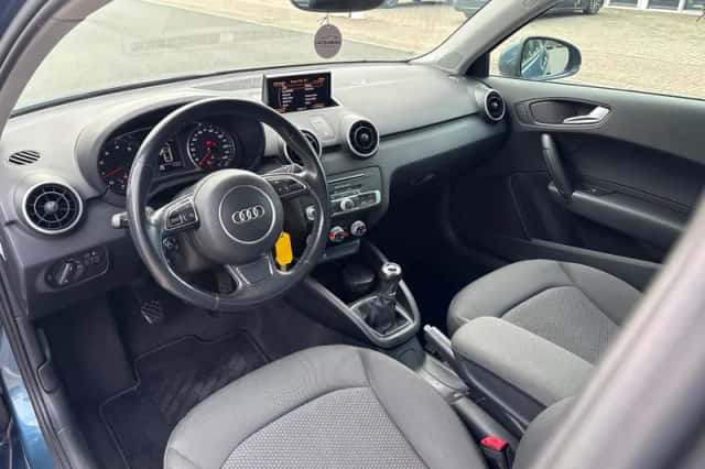 Audi A1 (2016) thumbnail 3