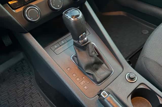 Škoda Octavia (2015) thumbnail 4