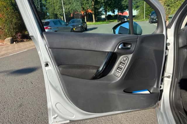 Citroën C3 (2015) thumbnail 6