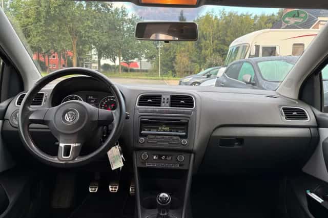 Volkswagen Polo (2014) thumbnail 4