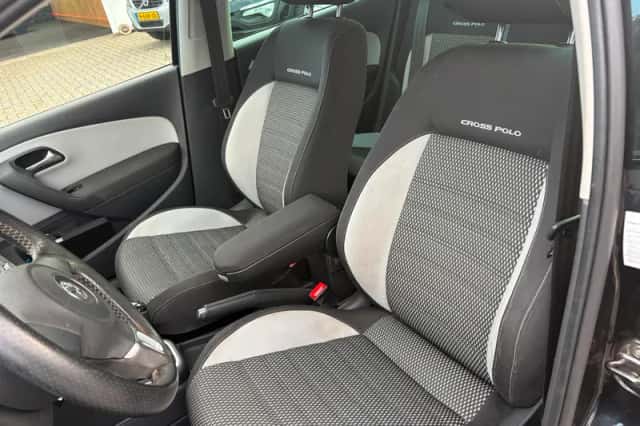 Volkswagen Polo (2014) thumbnail 5