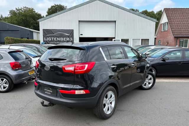 Kia Sportage (2012) thumbnail 2