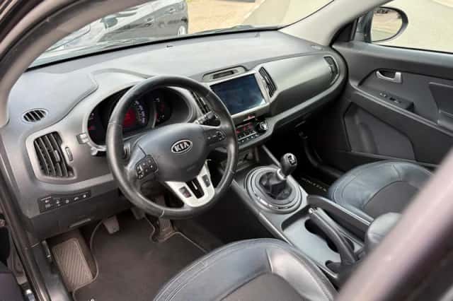 Kia Sportage (2012) thumbnail 3