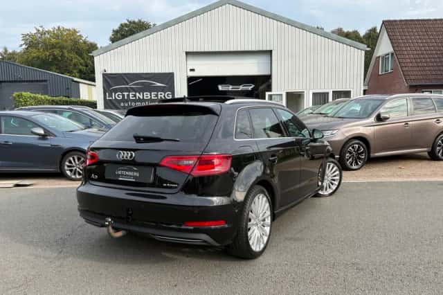 Audi A3 (2015) thumbnail 2