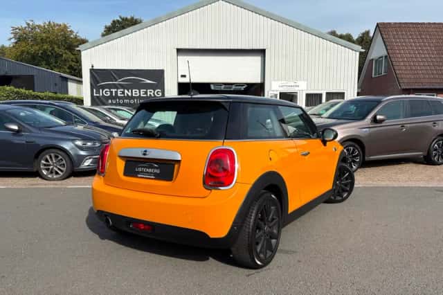 MINI Cooper (2015) thumbnail 2