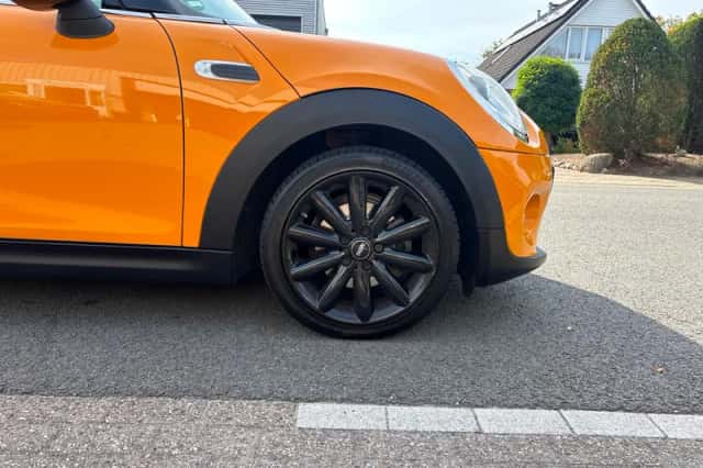 MINI Cooper (2015) thumbnail 5