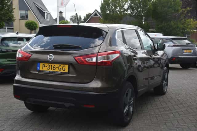 Nissan Qashqai (2014) thumbnail 4
