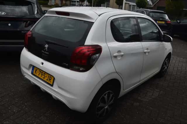 Peugeot 108 (2021) thumbnail 4