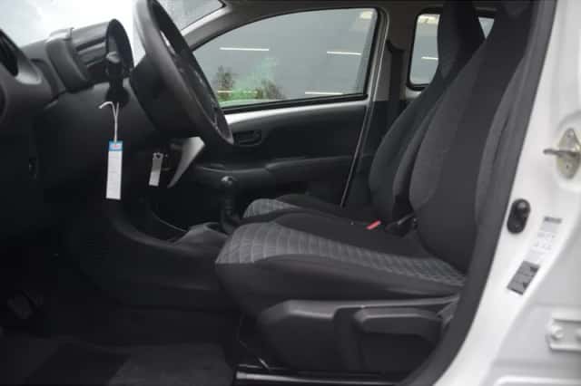 Peugeot 108 (2021) thumbnail 6