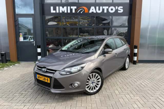 Ford Focus (2012) thumbnail 1