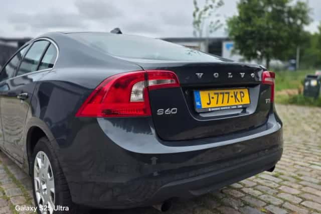 Volvo S60 (2012) thumbnail 5