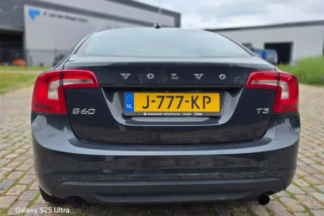 Volvo S60 (2012) thumbnail 6