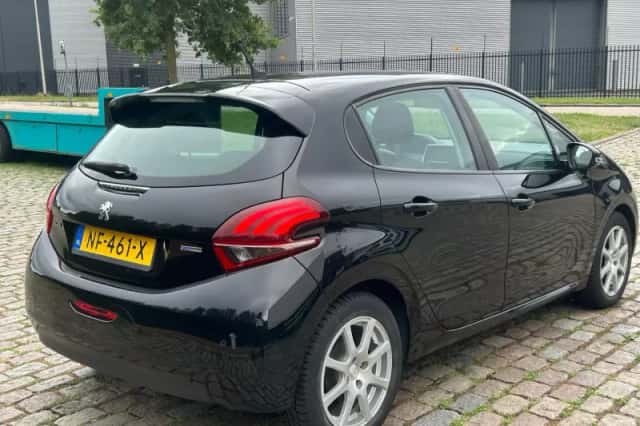 Peugeot 208 (2017) thumbnail 3