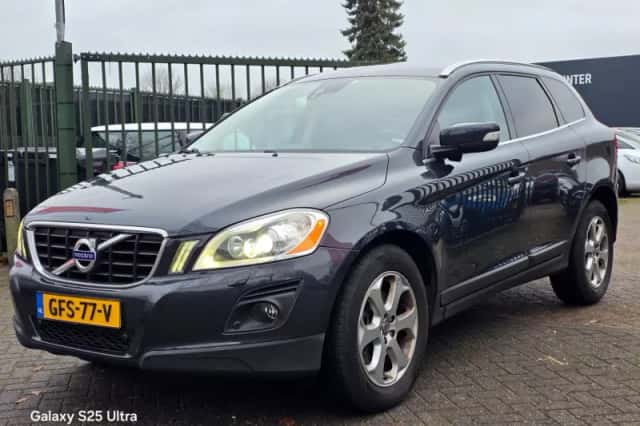 Volvo XC60 (2009) thumbnail 2