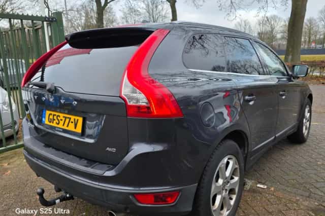 Volvo XC60 (2009) thumbnail 3