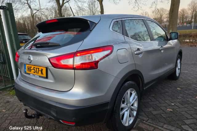 Nissan Qashqai (2015) thumbnail 3