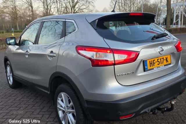 Nissan Qashqai (2015) thumbnail 4