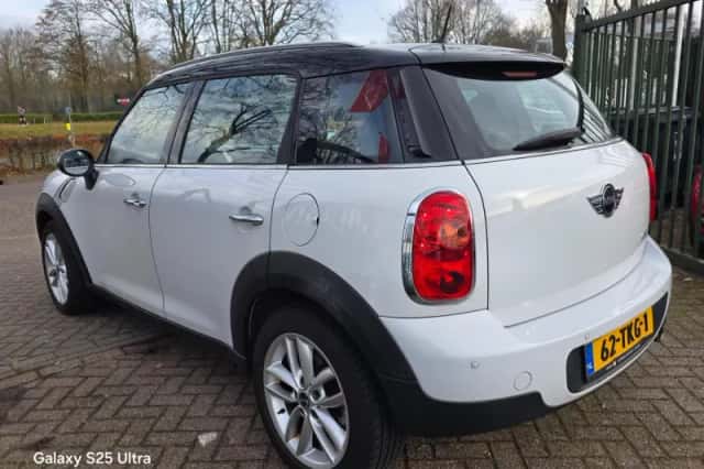 MINI Countryman (2012) thumbnail 3