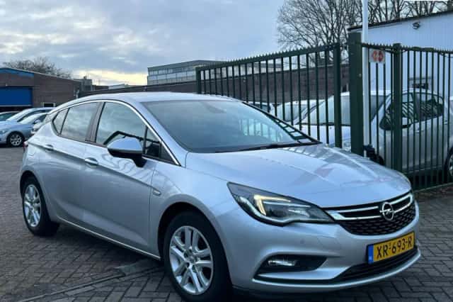 Opel Astra (2019) thumbnail 1