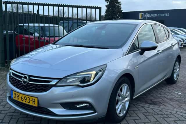 Opel Astra (2019) thumbnail 2