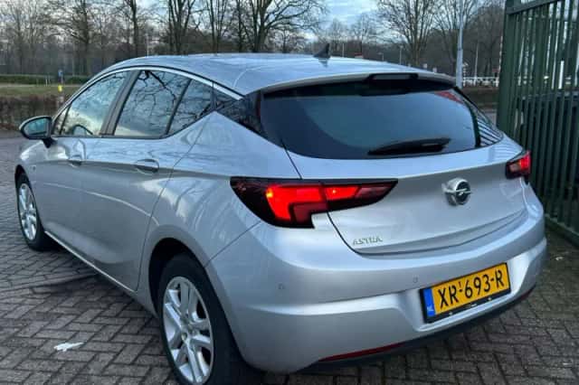 Opel Astra (2019) thumbnail 4