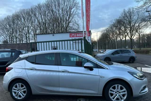 Opel Astra (2019) thumbnail 6