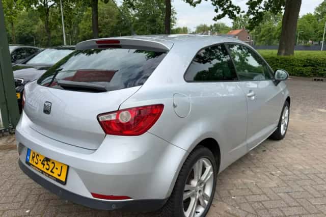 SEAT Ibiza (2012) thumbnail 3