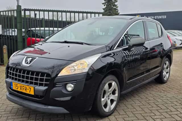 Peugeot 3008 (2012) thumbnail 2