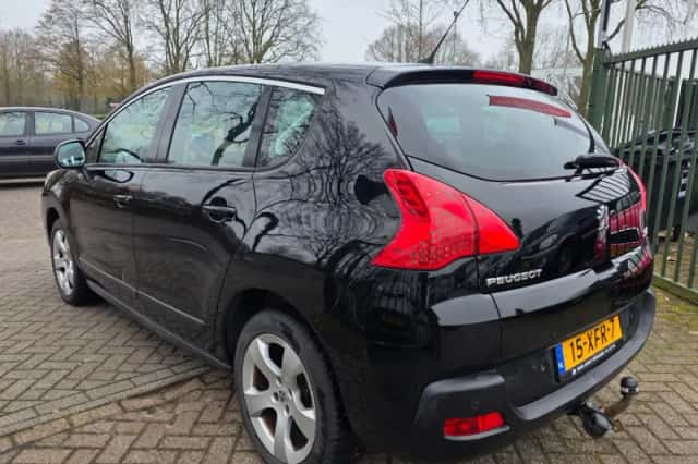 Peugeot 3008 (2012) thumbnail 3