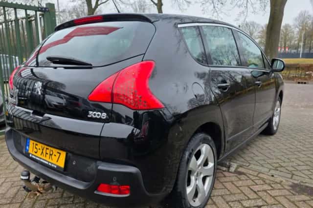 Peugeot 3008 (2012) thumbnail 4