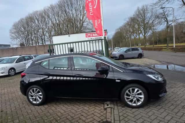 Opel Astra (2021) thumbnail 5