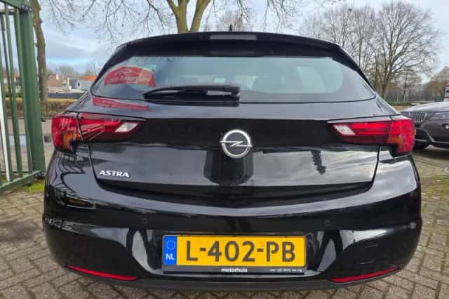 Opel Astra (2021) thumbnail 6