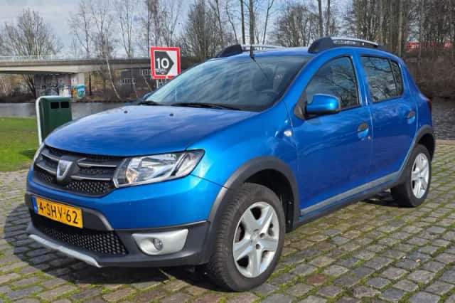 Dacia Sandero (2013) thumbnail 2