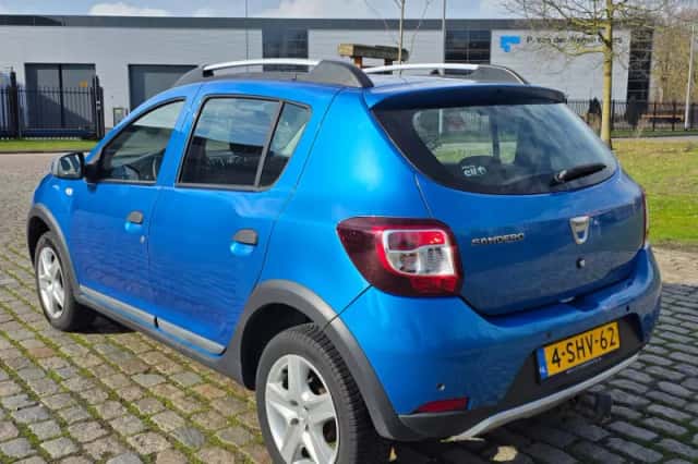 Dacia Sandero (2013) thumbnail 3